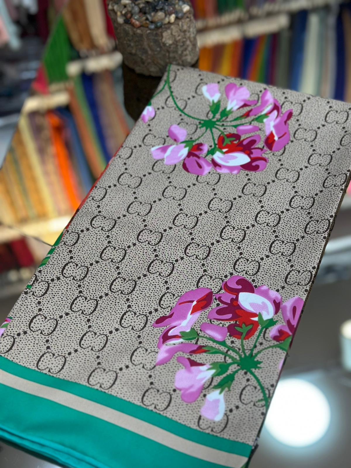 %50 ipek&nbsp; %50 twill GG İthal Eşarp