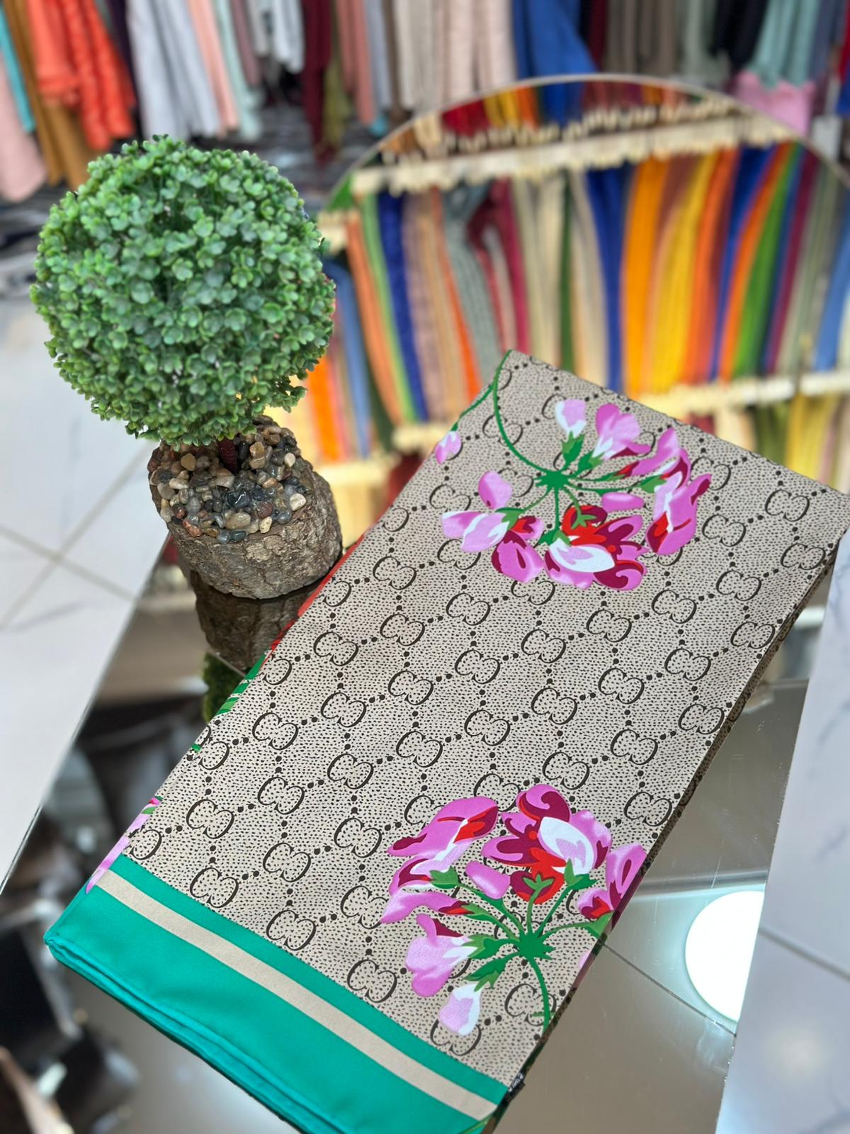 %50 ipek&nbsp; %50 twill GG İthal Eşarp